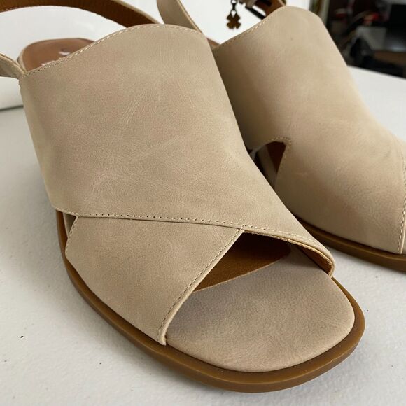 Lucky Brand Women's Tesyna Taupe Heels Sandals Size 7.5M‎ - Picture 3 of 9